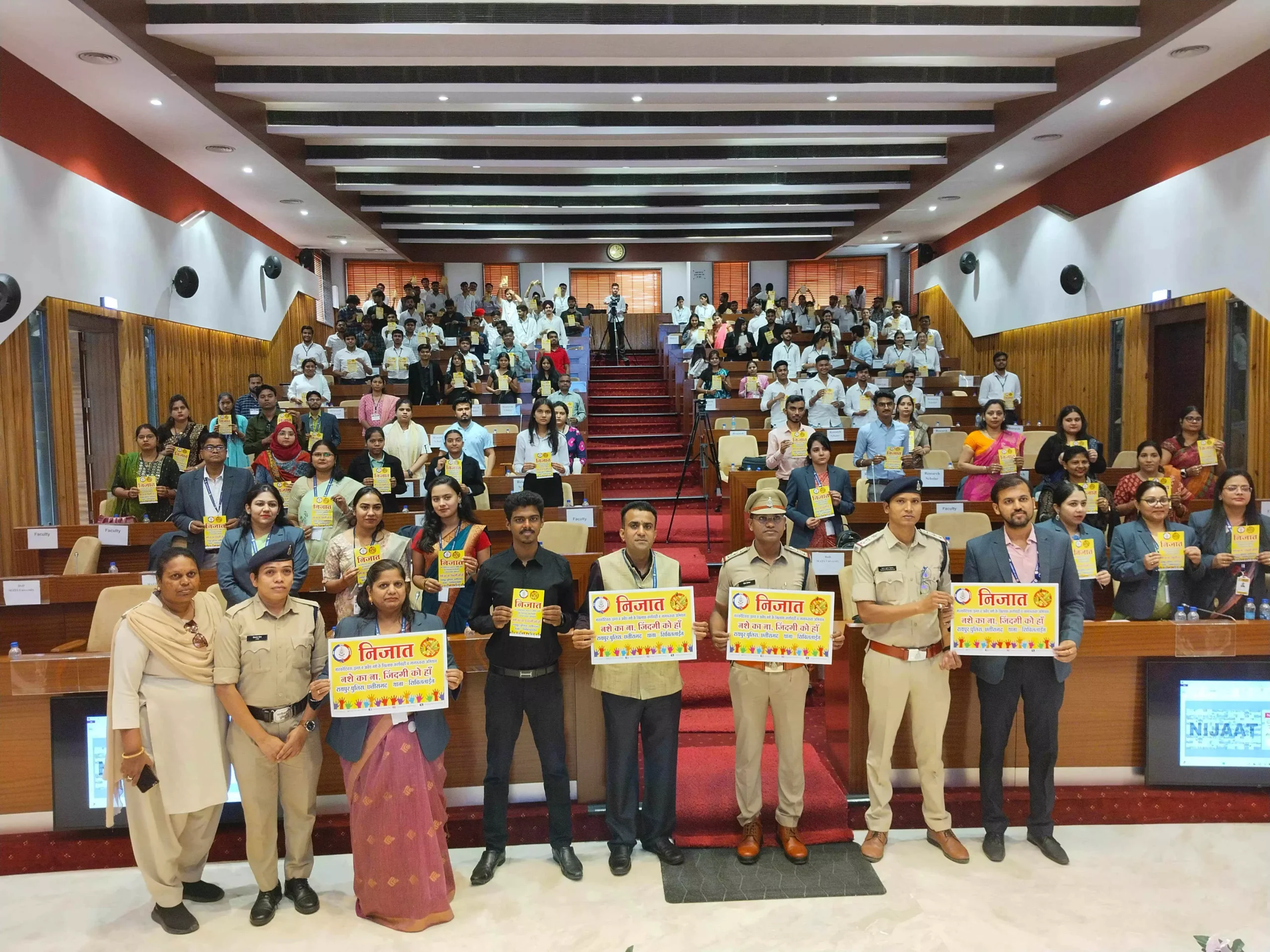 CG : रायपुर पुलिस के नशा मुक्ति अभियान निजात का एचपीसीएल और टैंकर संघ ने किया समर्थन