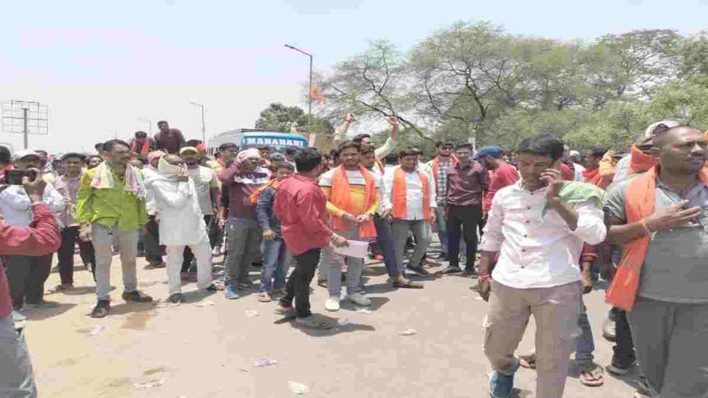 CG : शिवालय तोड़ने वाले असली गुनहगारों को गिरफ्तार करने की मांग, हिंदू संगठन ने किया हाईवे जाम