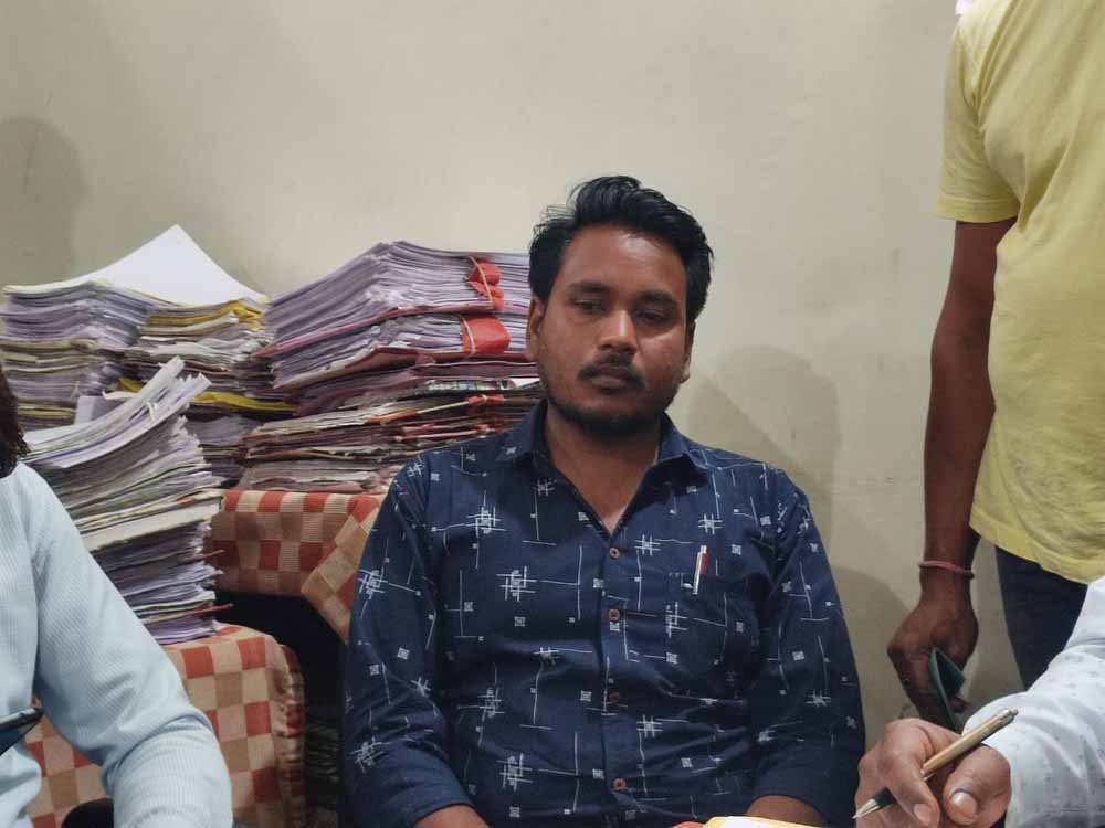 लोकायुक्त की टीम ने की कार्रवाई, 12 हजार की रिश्वत लेते पटवारी रंगे हाथों गिरफ्तार, सीमांकन के नाम पर मांगी थी रिश्वत