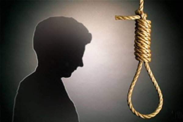 CG : जाम छलका रहे थे दो दोस्त, इस बात को लेकर हुआ झगड़ा…एक ने किया सुसाइड
