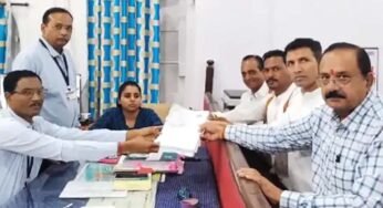अमरवाड़ा उपचुनाव: कांग्रेस प्रत्याशी ने नामांकन जमा किया, PCC चीफ जीतू पटवारी रहे मौजूद