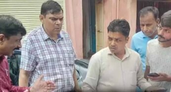 भिंड में पटवारी ने कलेक्टर के सामने फाइल लेकर अपनी जगह पर दो भाड़े के लड़कों को भेजे