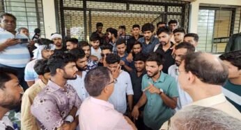 विक्रम विश्वविद्यालय के फार्मेसी विभाग के छात्रों का हंगामा, प्रोफेसर बता रहे थे नमाज पढ़ने और मुस्लिम बनने के फायदे