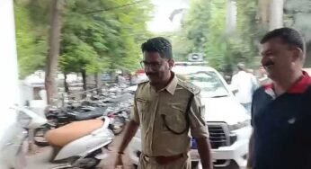 एसपी ने बताया कि पुलिस ने आरक्षक पर हमला करने वाले दो आरोपियों को गिरफ्तार कर लिया
