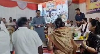 छिंदवाड़ा में CMO की चप्पल से पिटाई, 9 लोगों पर FIR दर्ज, जानें पूरा मामला