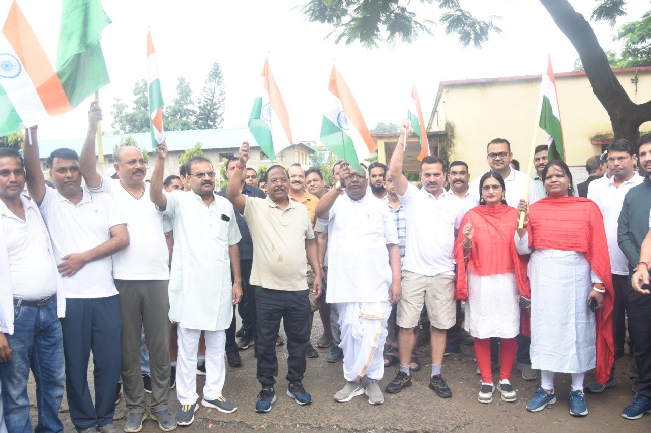 CG : अम्बिकापुर देशभक्ति, राष्ट्रीयता की भावना के साथ मिल-जुलकर आगे बढ़ने के उद्देश्य से सद्भावना दौड़ का हुआ आयोजन