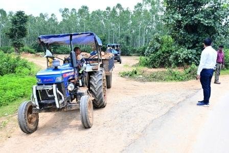 CG : अवैध रेत खनन व परिवहन करते 2 वाहन जप्त