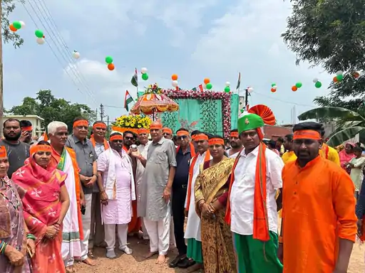 राजनांदगांव : बलौदा बाजार से आए कांवड़िए, सिंघोला मंदिर के महाकाल को किया जल अर्पण