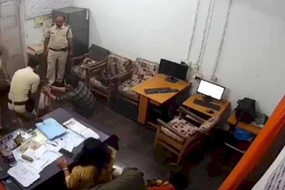 GRP थाने में बर्बरता, हरकत में आई MP सरकार, DIG को सौंपी मामले की जांच