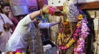 सिंधिया ने भगवान शनिदेव का तेलाभिषेक कर पूजा अर्चना की