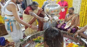 राष्ट्रपति श्रीमती द्रौपदी मुर्मु ने महाकाल मंदिर में दर्शन कर पूजन अर्चन किया, नन्दी मण्डप में ध्यान भी किया