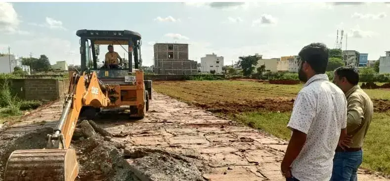 CG : देवपुरी में चला बुलडोजर, अवैध प्लाटिंग पर हुई कार्रवाई