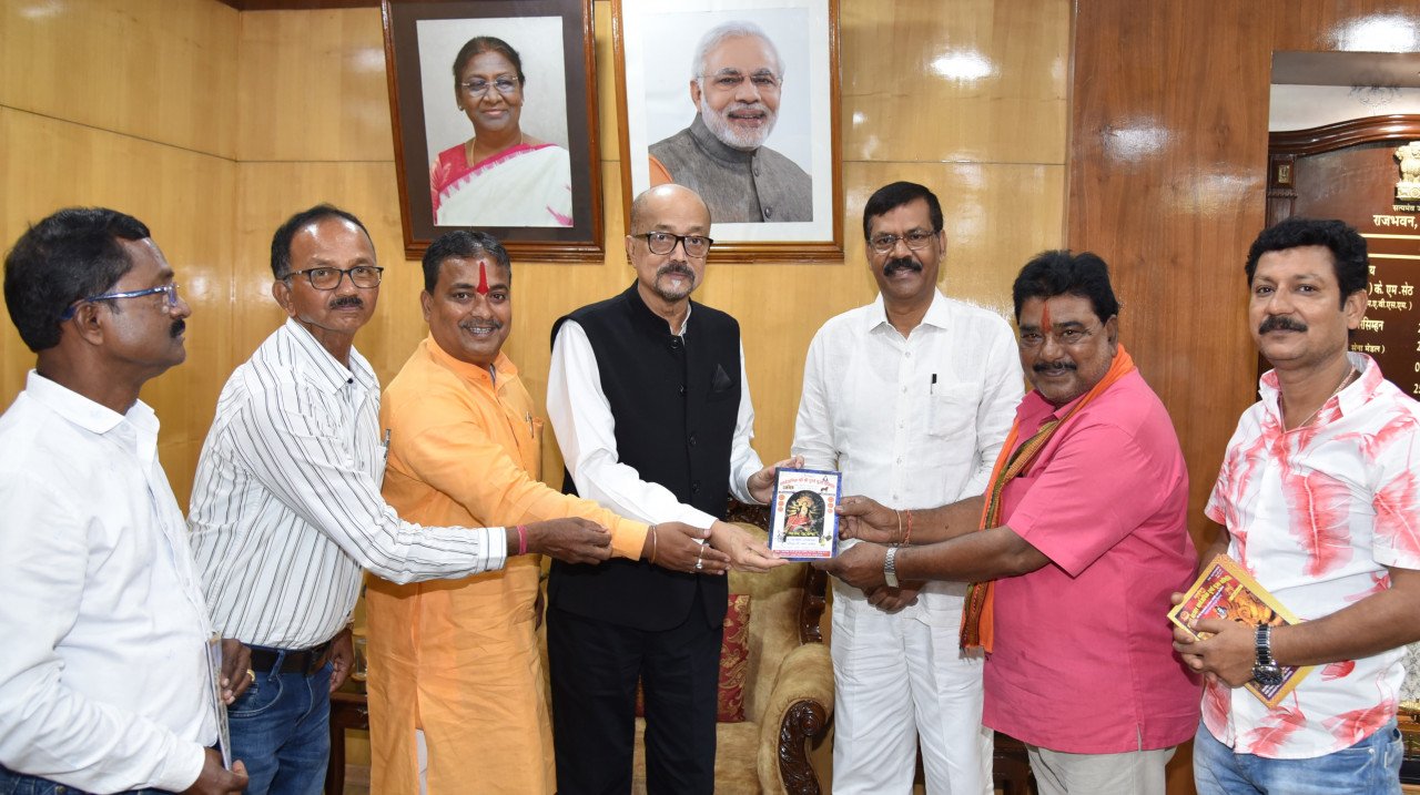 रायपुर राज्यपाल डेका से विधायक साहू ने की सौजन्य भेंट