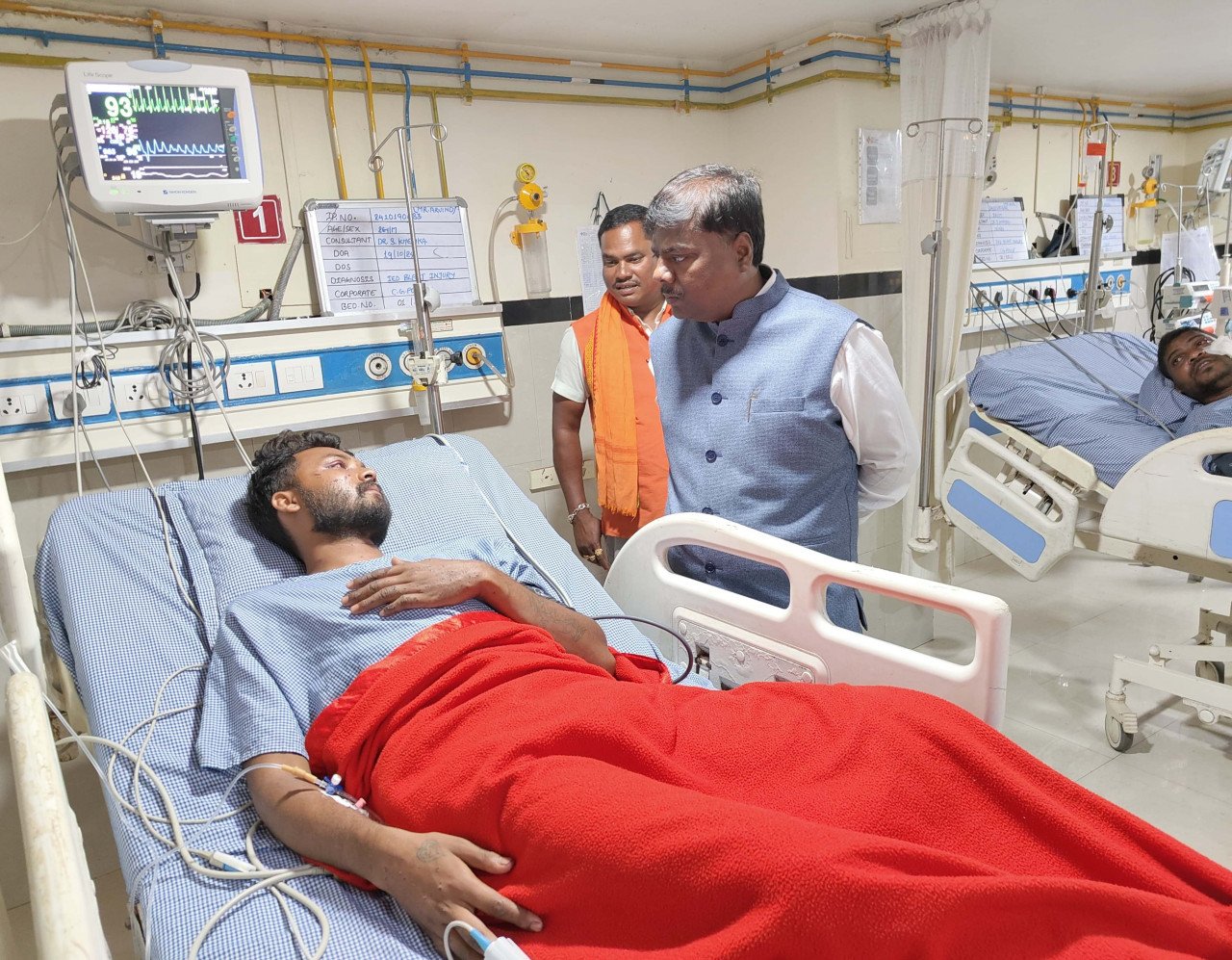CG : रायपुर वनमंत्री ने घायल जवानों से मुलाकात कर कुशलक्षेम जाना