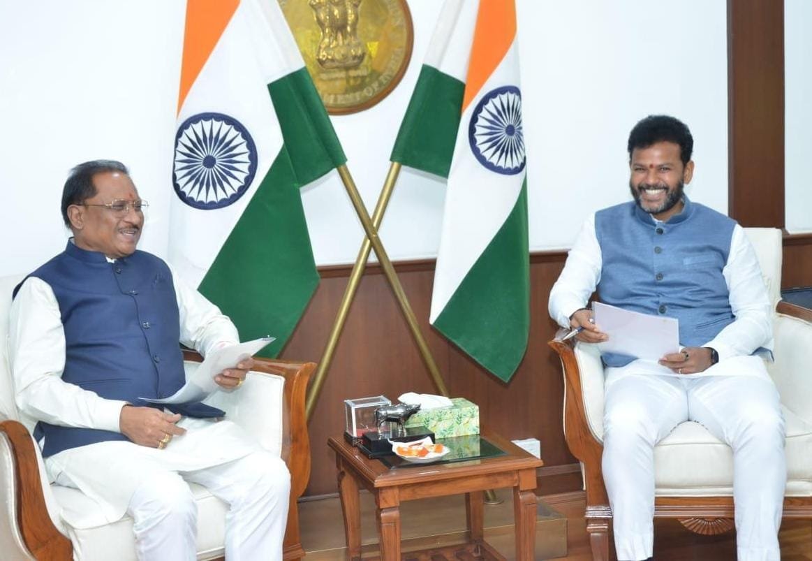 CG : मुख्यमंत्री विष्णुदेव साय ने केंद्रीय नागरिक उड्डयन मंत्री से की सौजन्य मुलाकात