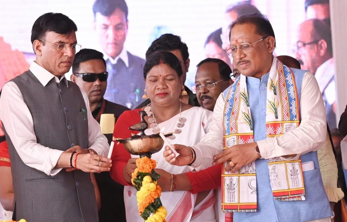 CG : केन्द्रीय मंत्री डॉ. मंडाविया ने युवाओं से देश के विकास और सामाजिक सरोकार से जुड़ने का किया आव्हान