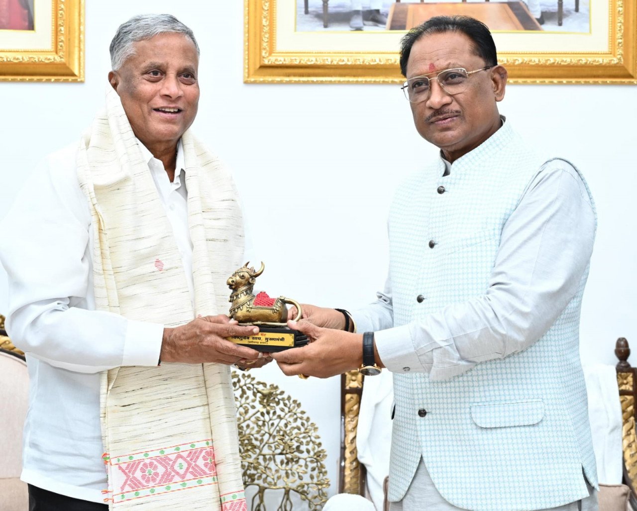 CG : मुख्यमंत्री से केन्द्रीय रेल एवं जल शक्ति राज्य मंत्री वी. सोमन्ना ने की सौजन्य मुलाकात