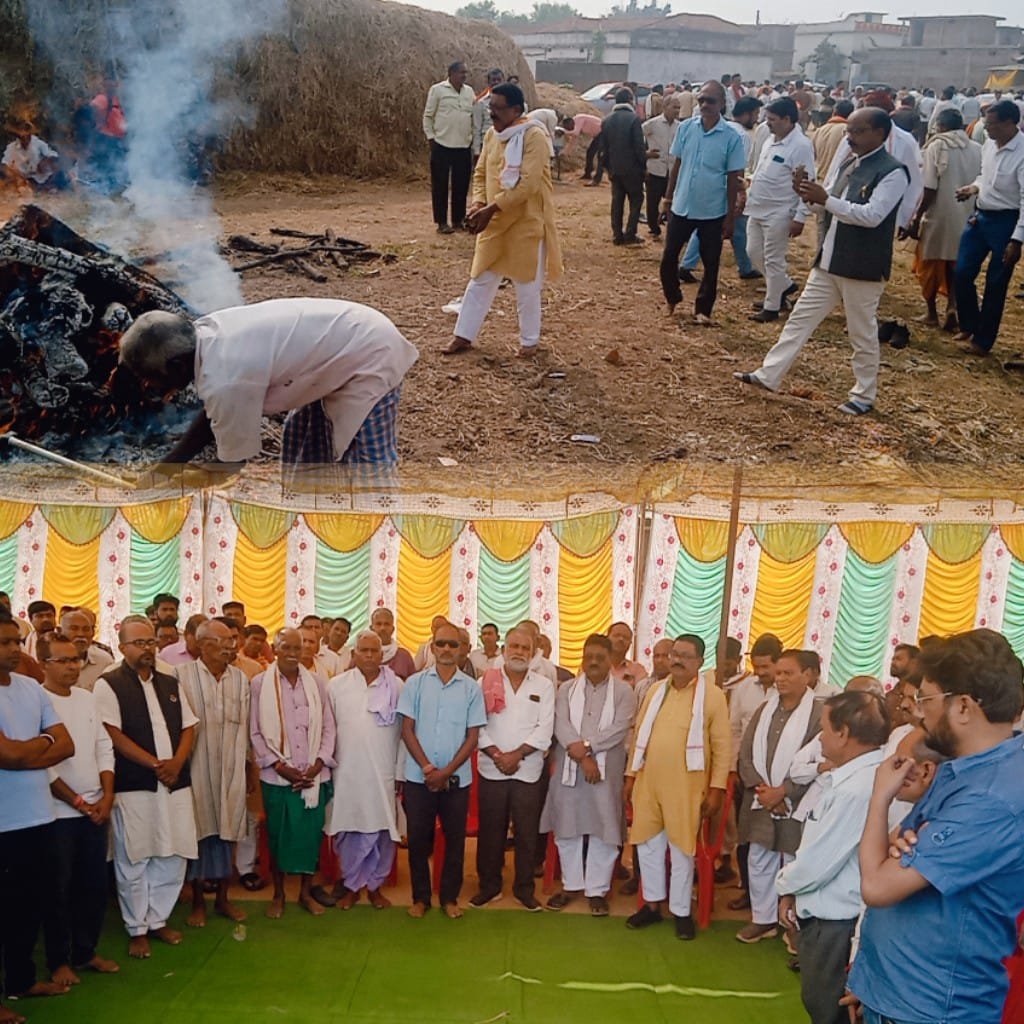 राजनांदगांव : खुज्जी विधायक भोलाराम साहू लतमार जंघेल के अंतिम संस्कार कार्यक्रम मे हुए शामिल
