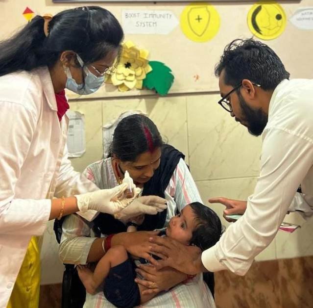 CG : आयुर्वेद कॉलेज में 2211 बच्चों का स्वर्णप्राशन…