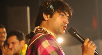 पंडित धीरेंद्र शास्त्री ने अपने बयान में चुनावी प्रक्रिया को ‘महायज्ञ’ करार देते हुए हिंदू समाज को एकजुट होने की अपील