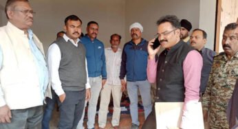 ग्‍वालियर लोकायुक्‍त टीम ने भितरवार में पटवारी को 25 हजार की रिश्‍वत लेते हुए रंगे हाथों पकडा