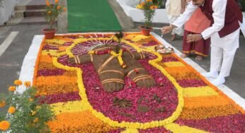 सीएम मोहन यादव ने मुख्यमंत्री निवास स्थित गौशाला में की गोवर्धन पूजा