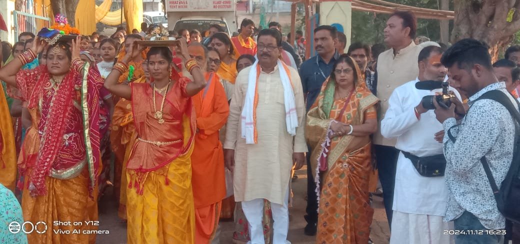 अम्बागढ़ चौकी : विधायक भोलाराम साहू श्रीमद भागवत कथा महापुराण मे हुए शामिल