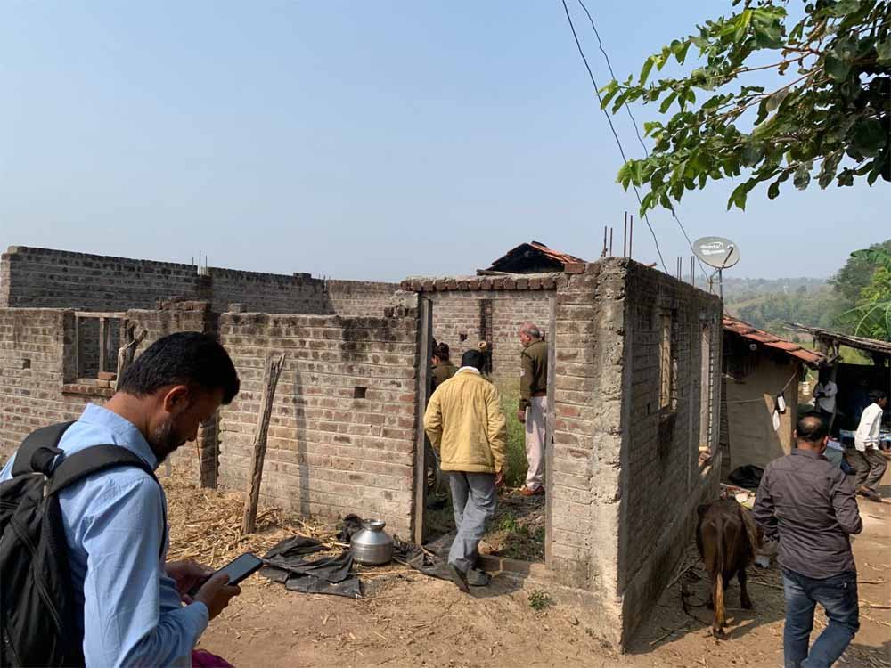 बड़वानी में ससुराल जानें को लेकर विवाद के चलते युवक ने पत्नी और बच्चों पर कुल्हाड़ी से किया हमला, दोनों बेटों की मौत