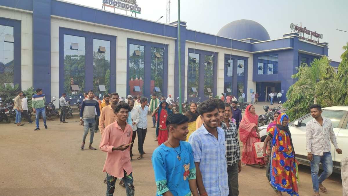CG : अवैध कब्जे से ग्रामीण परेशान, शमशान घाट की भूमि भी नहीं छोड़ रहे कब्जाधारी…