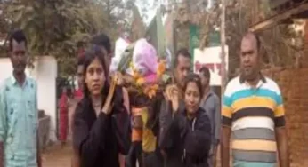 CG : बेटी ने पिता की चिता को दी मुखाग्नि…