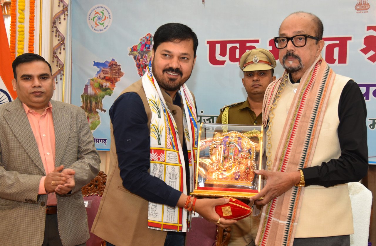 CG : सांस्कृतिक विविधता हमें समृद्ध और शक्तिशाली बनाती है