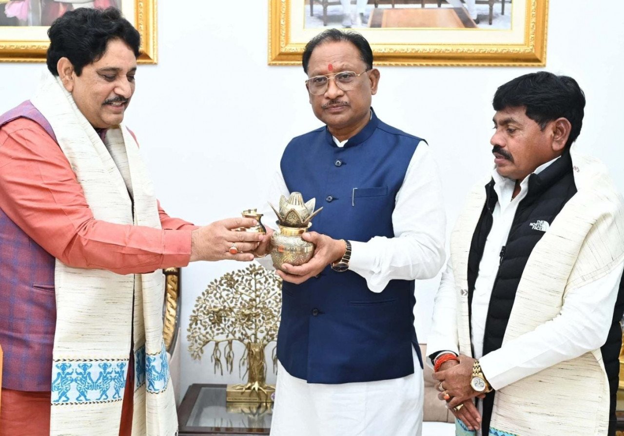 CG : उत्तर प्रदेश के मुख्यमंत्री योगी आदित्यनाथ ने छत्तीसगढ़ के मुख्यमंत्री विष्णु देव साय के लिए भेजा महाकुंभ में शामिल होने का आमंत्रण