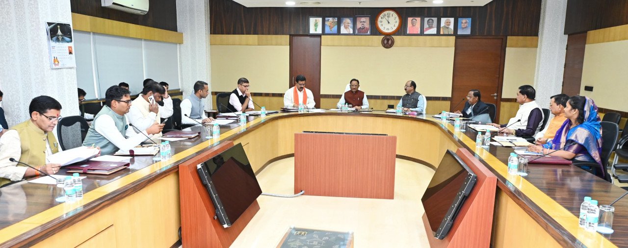 CG : मुख्यमंत्री विष्णु देव साय की अध्यक्षता में मंत्रालय, महानदी भवन में कैबिनेट की बैठक शुरू