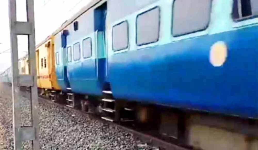 झांसी मंडल में तीसरी लाइन कार्य: भोपाल मंडल से गुजरने वाली 8 ट्रेनों का मार्ग परिवर्तित