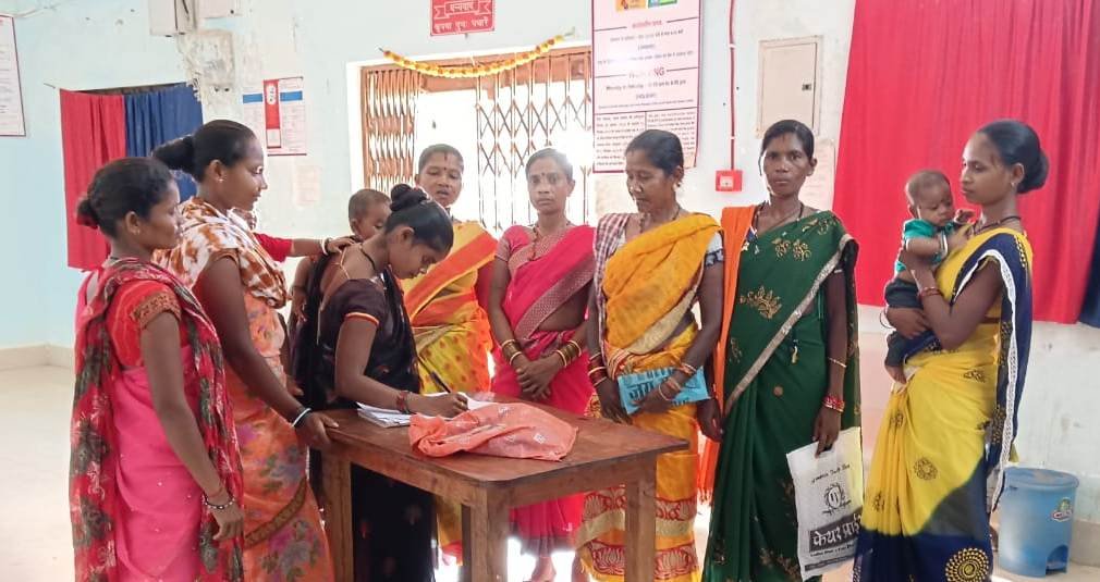 CG : नियद नेल्ला नार योजना : खाता खुलवाना और पैसा निकालना हुआ आसान