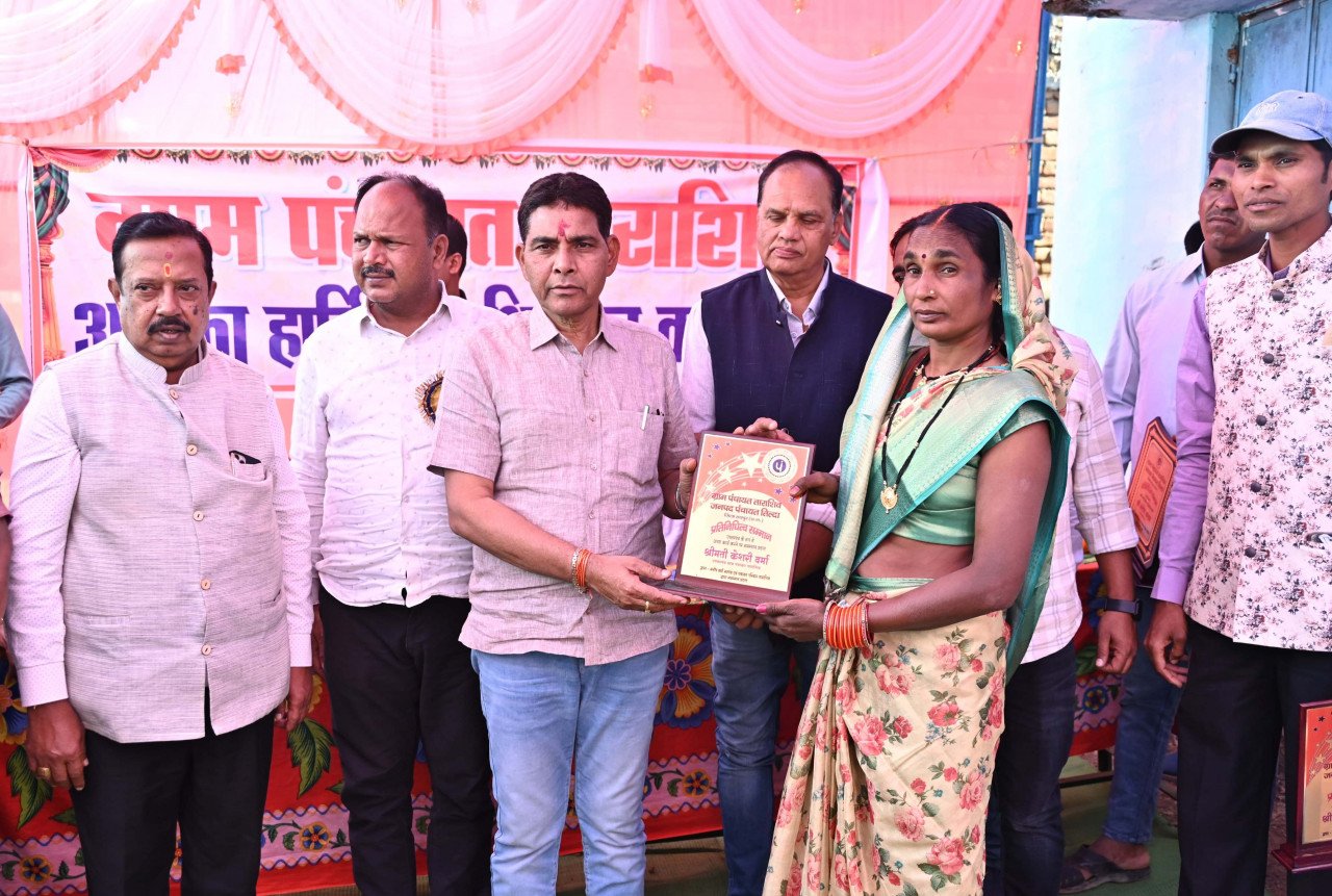 CG : सरकार निर्माण के साथ विकास के कार्याें को दे रही प्राथमिकता: मंत्री टंक राम वर्मा