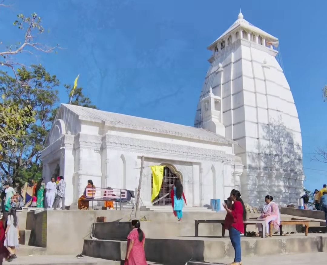 CG : सिद्ध बाबा मंदिर, आस्था, प्रकृति और विकास का अद्वितीय संगम