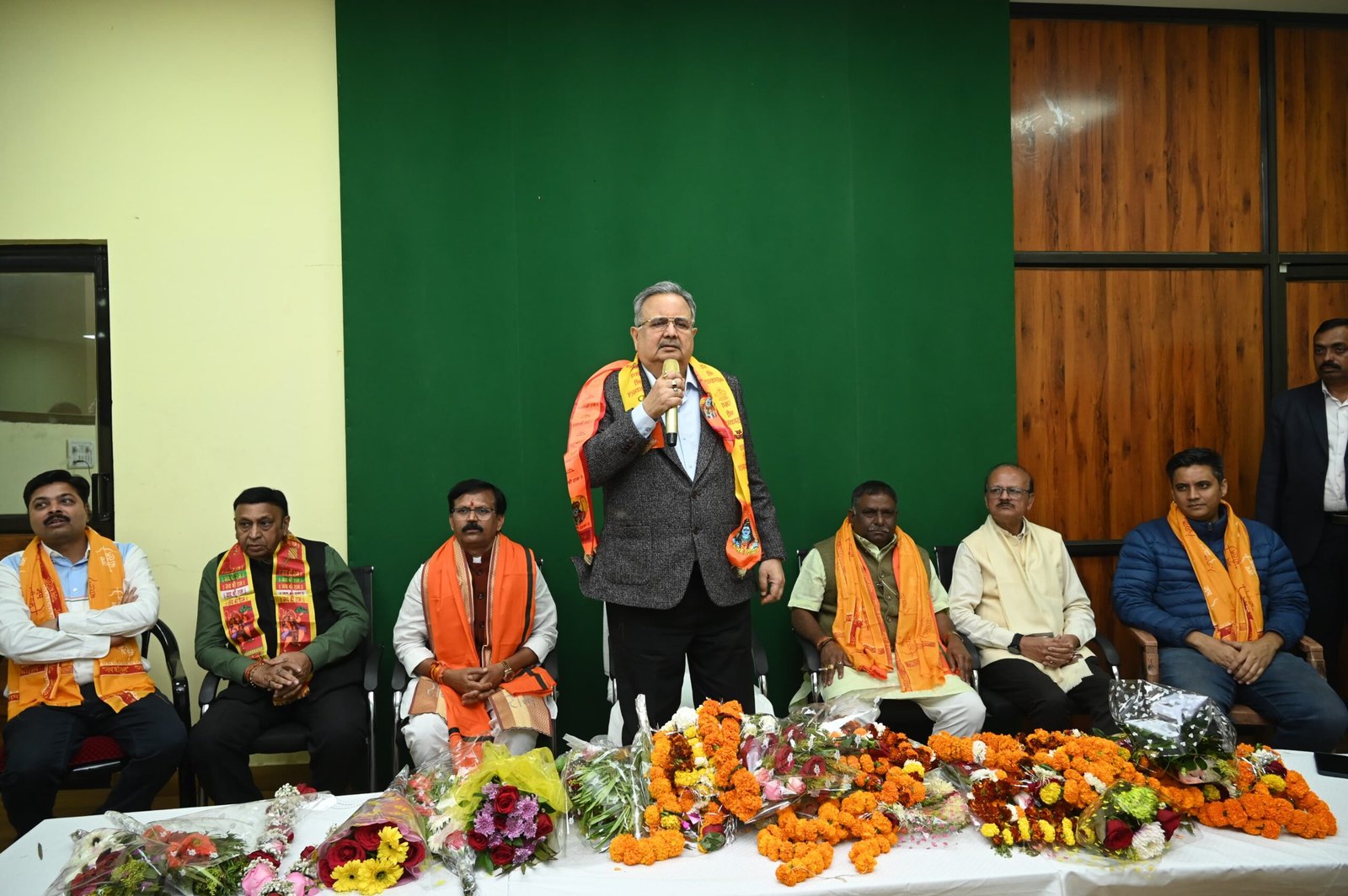 राजनंदगांव : डॉ रमन सिंह ने कार्यकर्ताओं से छेरी छेरा में विकास के लिए कार्यकर्ताओं से संघर्ष मांगा