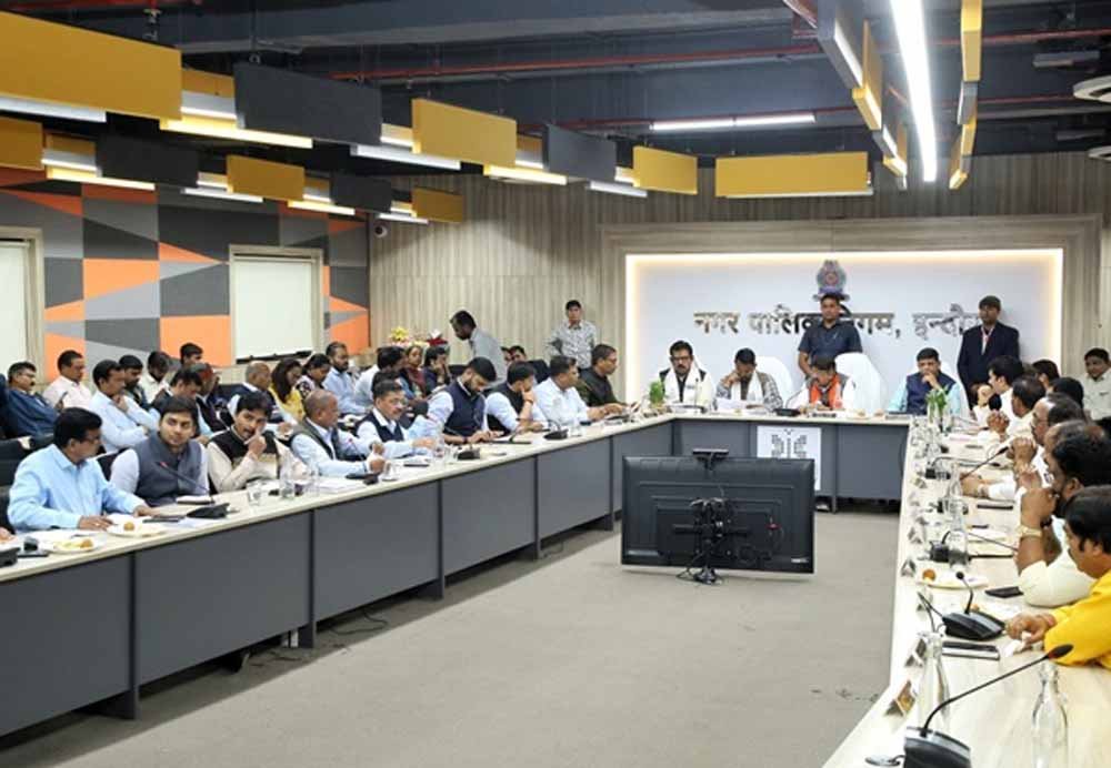 मास्टर प्लान की 23 सड़कों को लेकर समीक्षा बैठक की गई, जिसमे भाजपा विधायक बोले- 104 के बजाय 80 फीट कर दें रोड