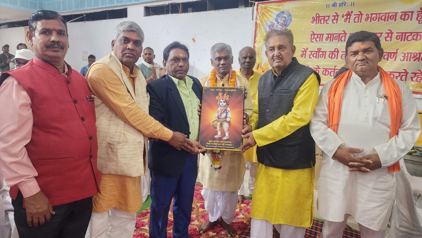 राजनांदगांव : धर्म मंच में गौ- सेवा आयोग अध्यक्ष के हाथों सम्मानित हुए साहित्यकार कोशा