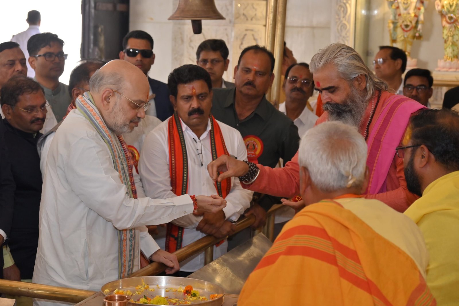 राजनांदगांव : केन्द्रीय गृह और सहकारिता मंत्री भारत सरकार अमित शाह ने मां बम्लेश्वरी देवी के दर्शन कर देश की समृद्धि, खुशहाली एवं प्रगति की कामना की