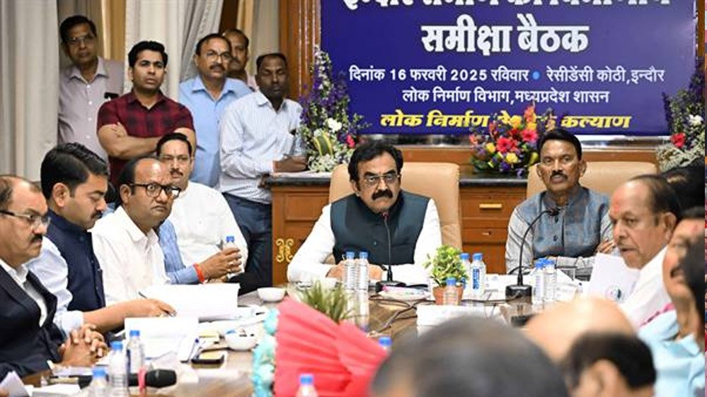 सड़कों के निर्माण को समय-सीमा में पूरा करें : लोक निर्माण मंत्री सिंह