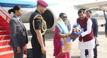 खजुराहो एयरपोर्ट पर सीएम मोहन यादव ने किया राष्ट्रपति का स्वागत