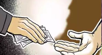 सतना में तहसीलदार के रीडर को रिश्वत लेते हुए रंगे हाथों गिरफ्तार किया