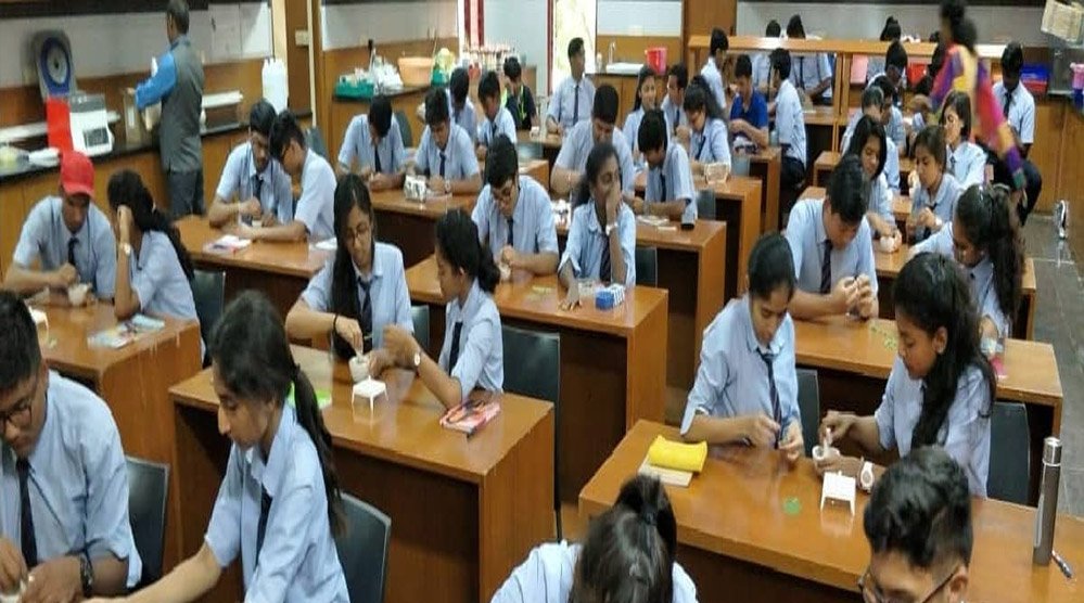 इंदौर में 207 निजी स्कूल नए शिक्षा सत्र से बंद हो जाएंगे,31,000 से अधिक बच्चों का भविष्य अधर में लटका