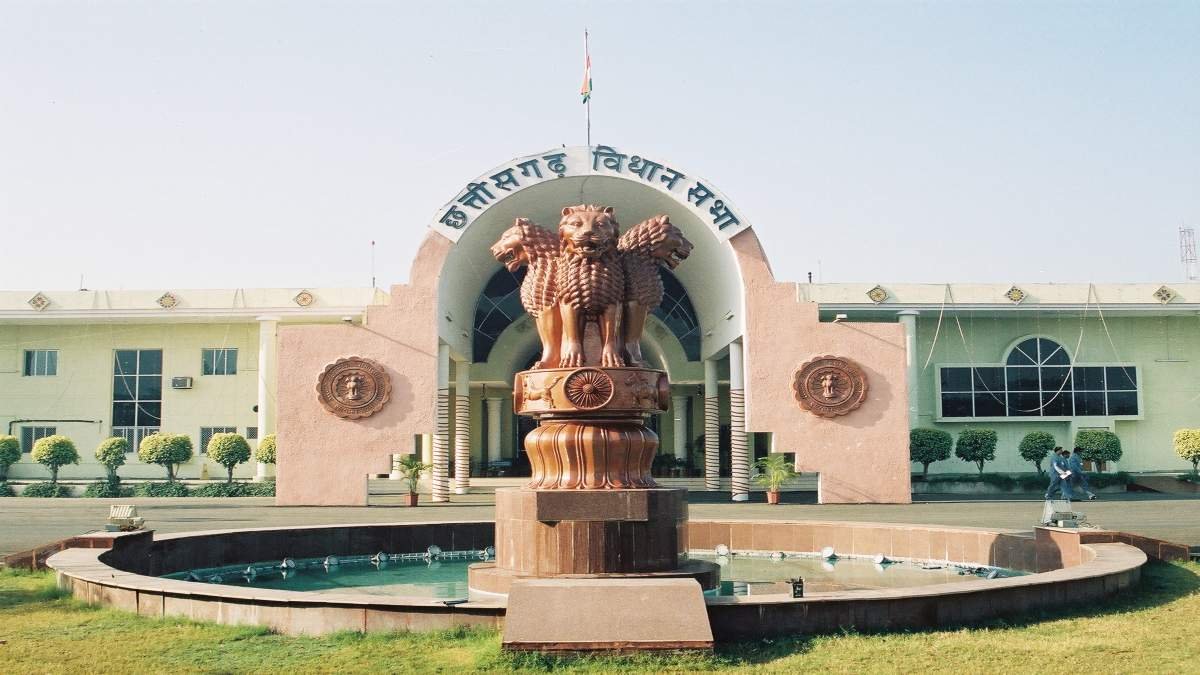 CG : विधानसभा में पुलिस भर्ती गड़बड़ी पर हंगामा, CBI जांच की मांग