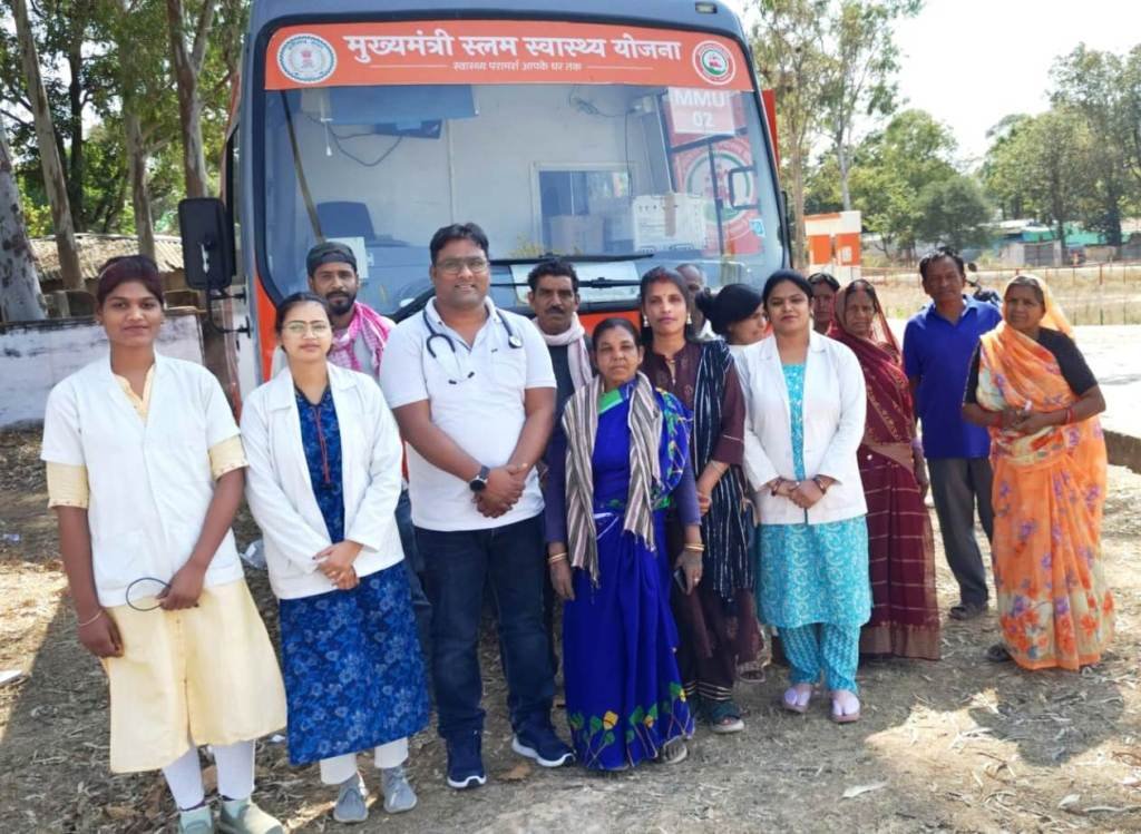 CG : मोबाईल मेडिकल यूनिट से स्वच्छता दीदीयों का स्वास्थ्य परीक्षण