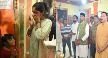 मंदिर के बाहर रो रही महिला की मंत्री विश्वास सारंग ने सुनी व्यथा, आर्थिक सहायता और रोजगार का दिया भरोसा