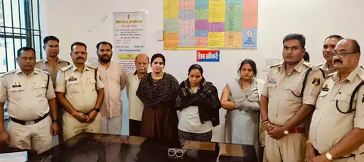 CG : काम वाली बाई ने डॉक्टर के घर चुराई हीरा जड़ित कंगन, गिरफ्तार