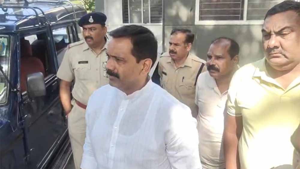 इंदौर में बीजेपी और कांग्रेस नेताओं के बीच विवाद, निगम नेता प्रतिपक्ष चिंटू चौकसे गिरफ्तार